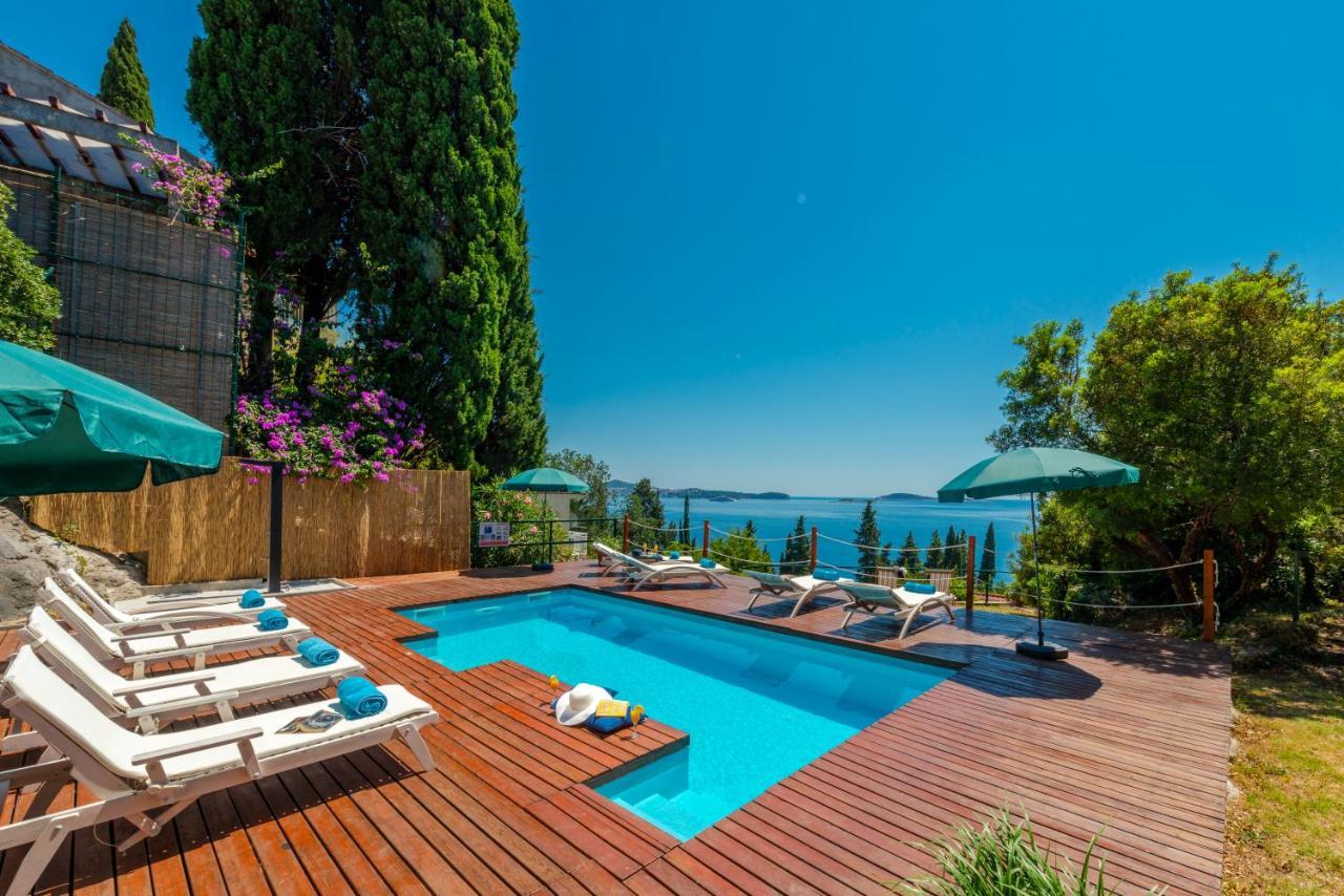 Villa Hortensia-With Private Pool And Beaches Front 米利尼 外观 照片